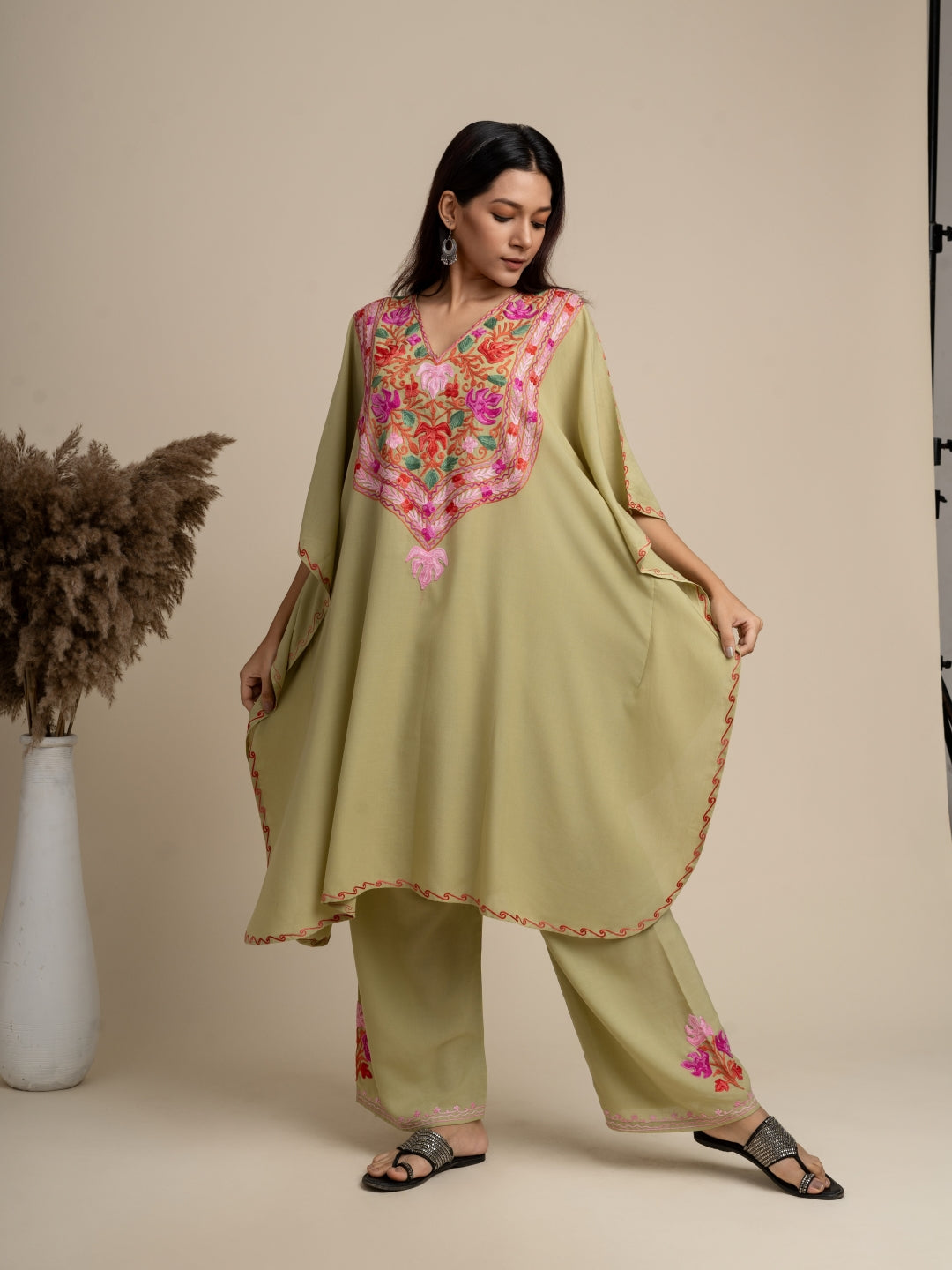 KHIZAN-Kashmiri kaftan set Pista Green