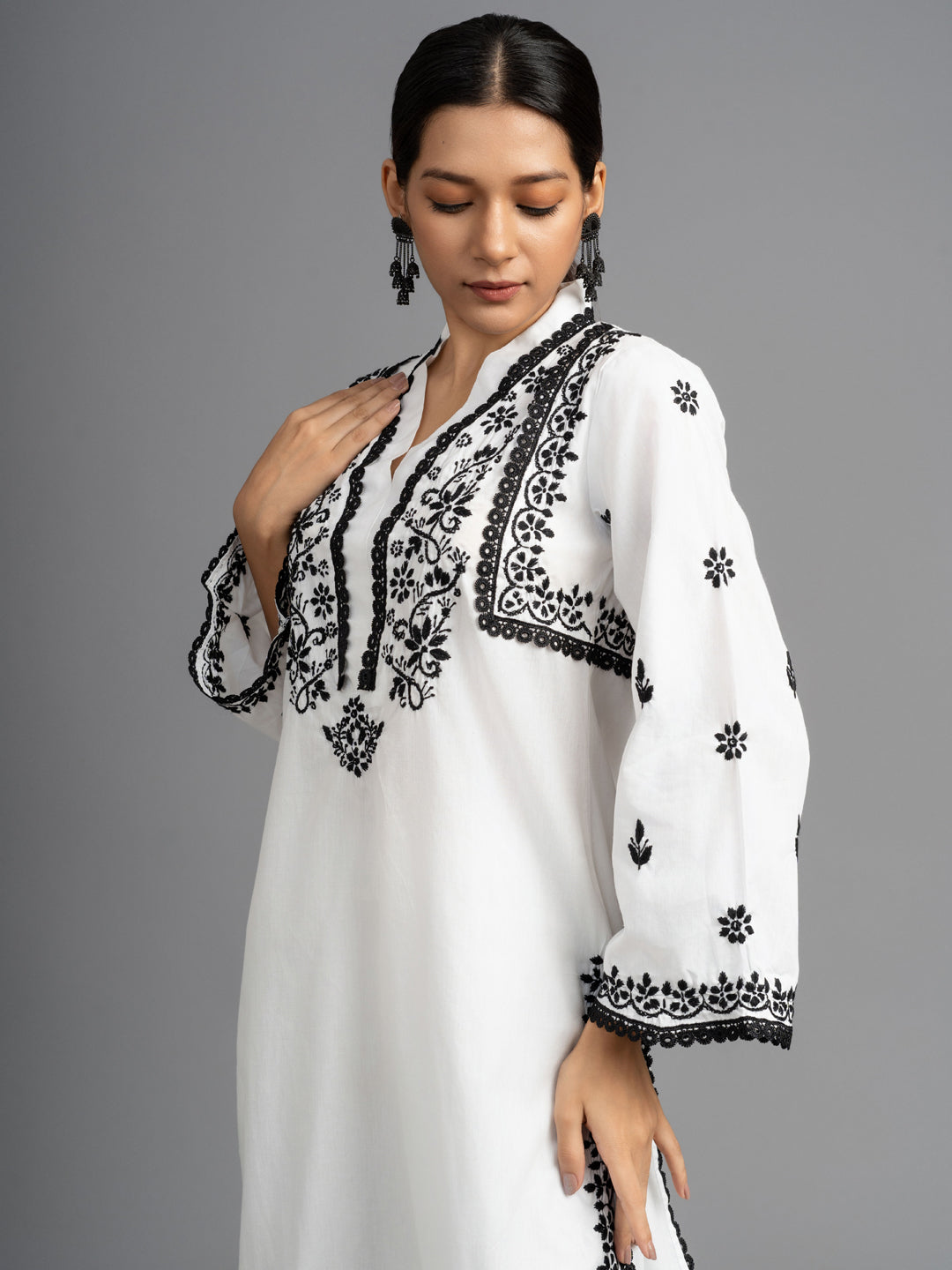 Noor: Pure cotton Monochrome chikankari kurti