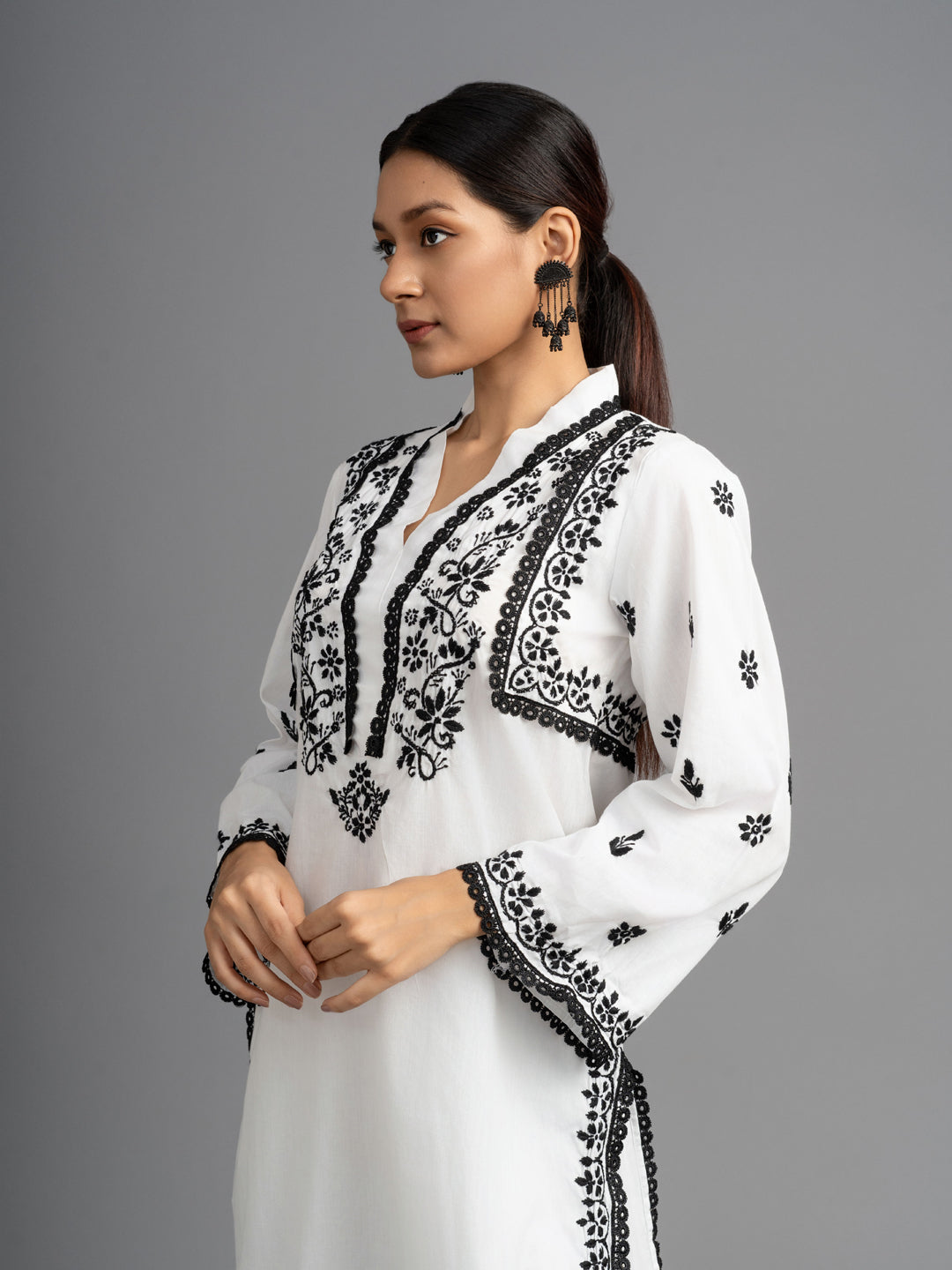 Noor: Pure cotton Monochrome chikankari kurti